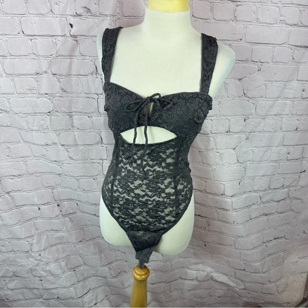 NWT Free People Strike a Pose Lace Bodysuit - Sleeveless grey sz medium emo